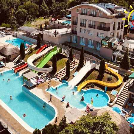 Sunny Hill Apartments & Aqua Park Врнячка-Баня Екстер'єр фото