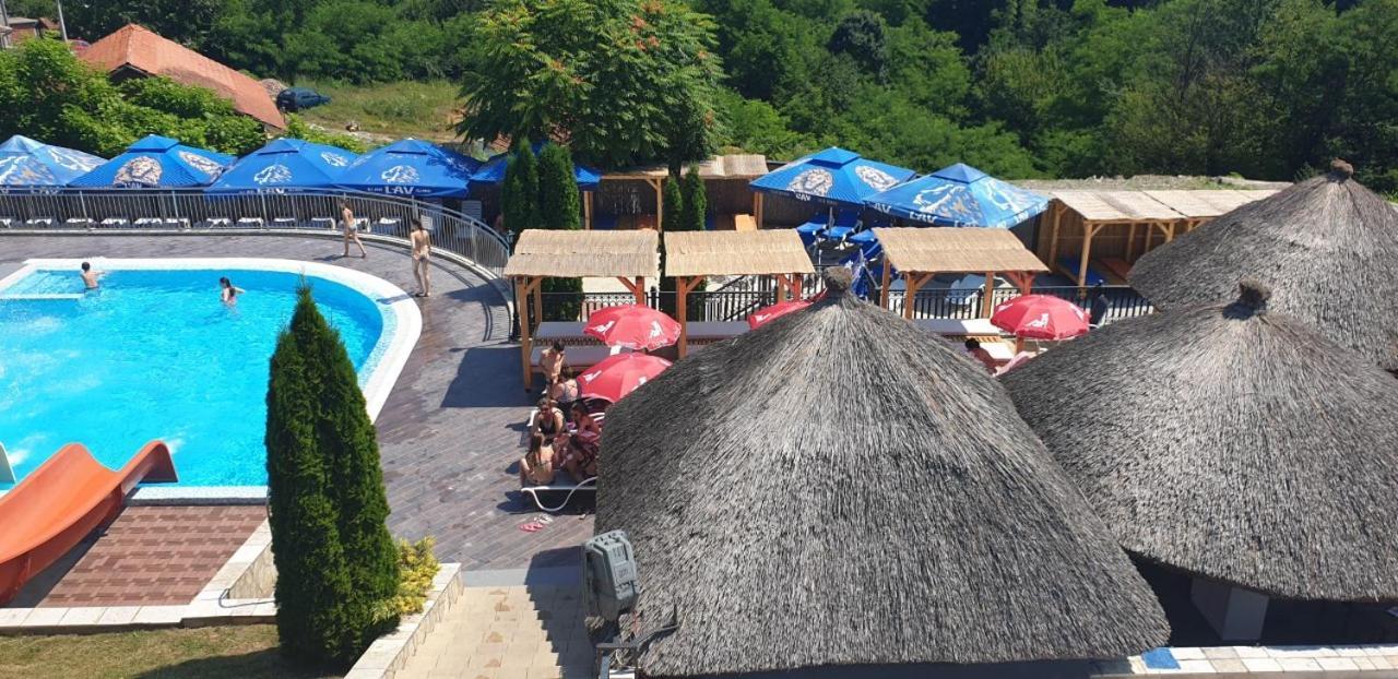 Sunny Hill Apartments & Aqua Park Врнячка-Баня Екстер'єр фото