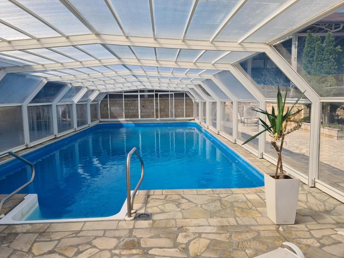 Sunny Hill Apartments & Aqua Park Врнячка-Баня Екстер'єр фото