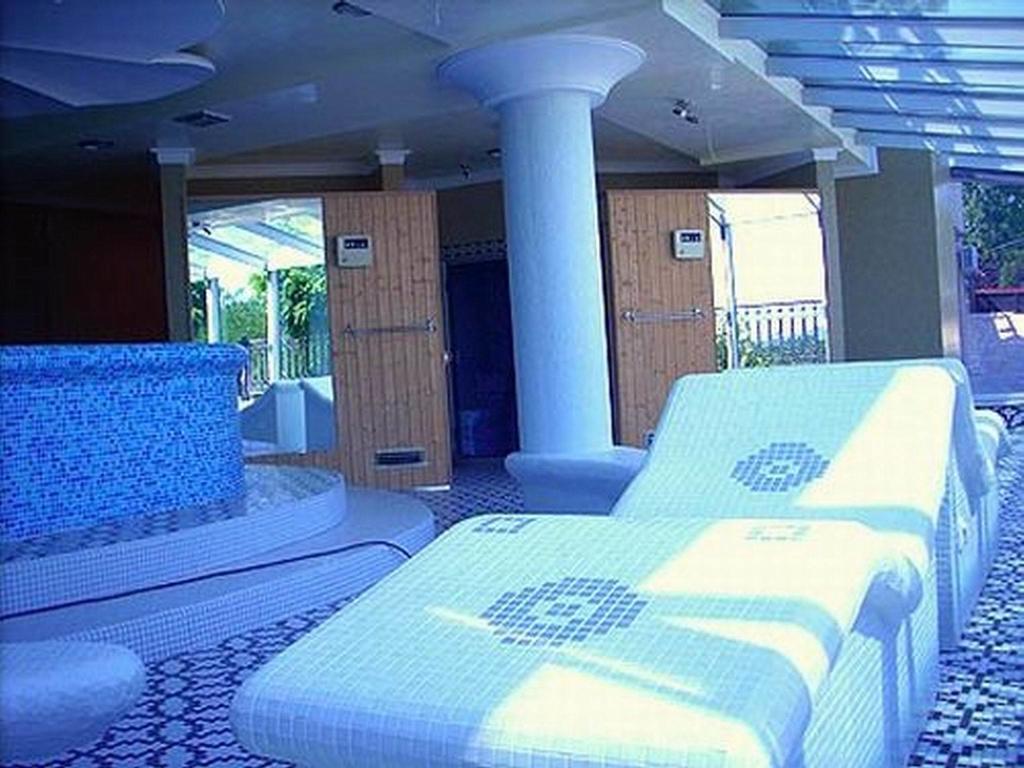 Sunny Hill Apartments & Aqua Park Врнячка-Баня Екстер'єр фото