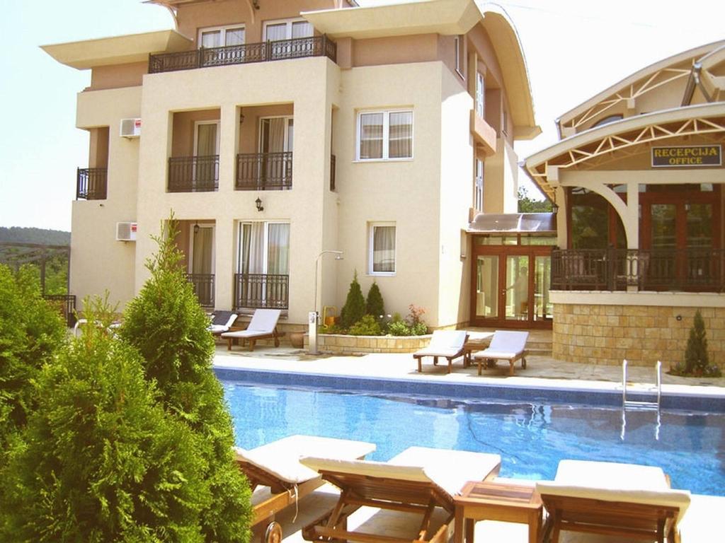 Sunny Hill Apartments & Aqua Park Врнячка-Баня Екстер'єр фото