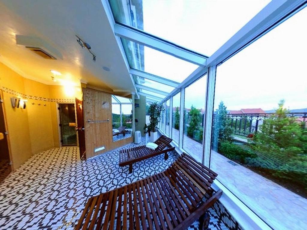 Sunny Hill Apartments & Aqua Park Врнячка-Баня Екстер'єр фото