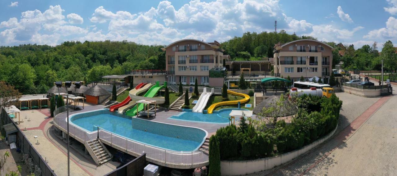 Sunny Hill Apartments & Aqua Park Врнячка-Баня Екстер'єр фото