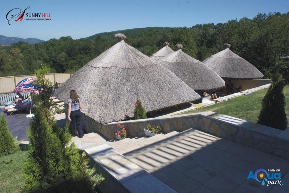 Sunny Hill Apartments & Aqua Park Врнячка-Баня Екстер'єр фото